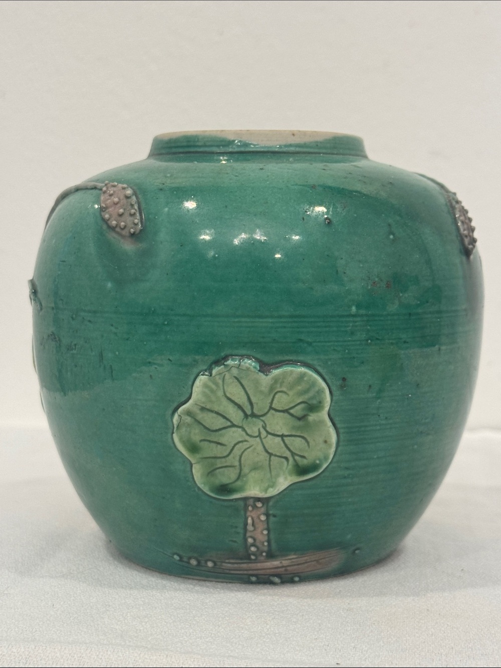 Antique Chinese Wang Bingrong Green Relief Porcelain Ginger Jar Crane & Lotus 4” - Picture 4 of 7
